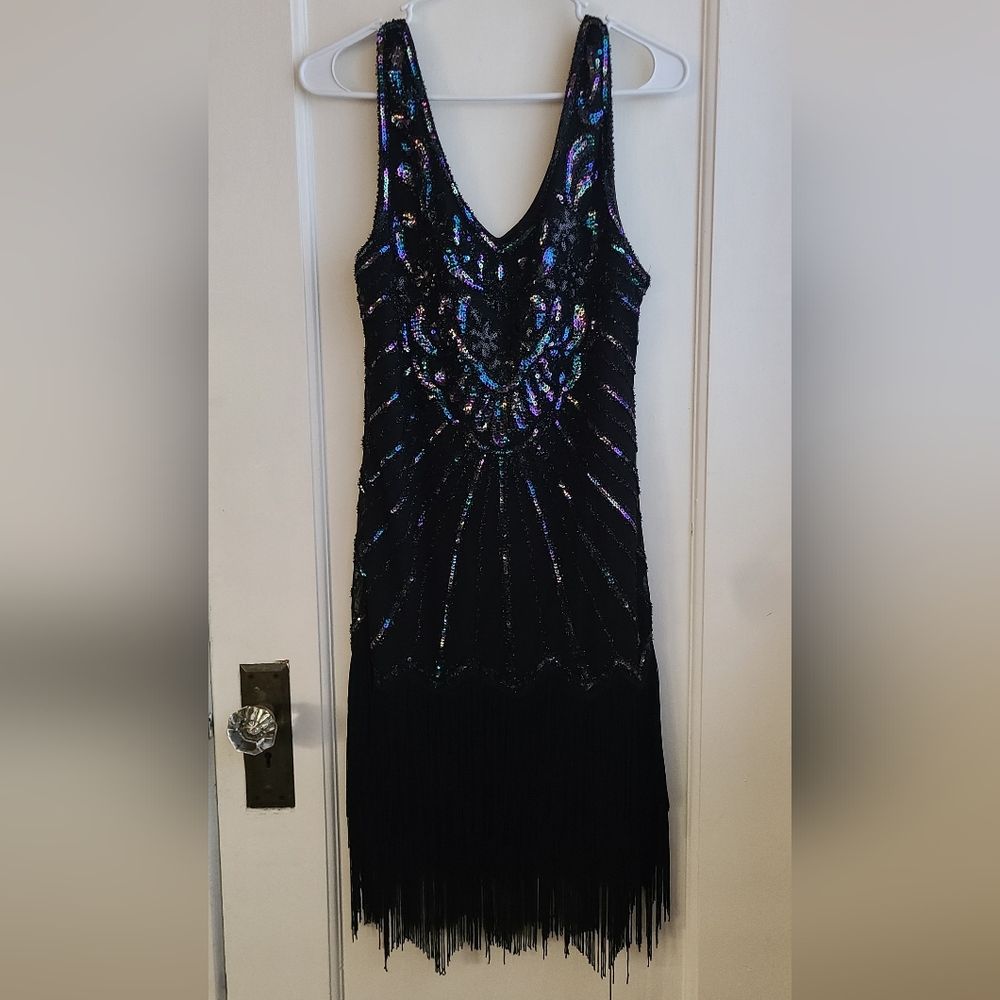 Elegant Black Sequin Flapper Dress 1920s Great Gatsby Style - Picture 2 of 16
